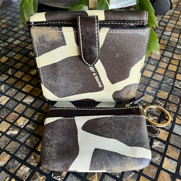 Dooney & Bourke Giraffe Print Serengeti Leather Hobo Bag Matching Wallet(s) Lg - Picture 5 of 12